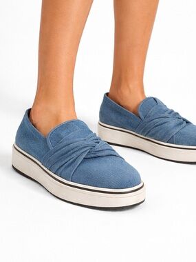 Veronica Beard Blue Denim Knot Slip-On Platform Loafers